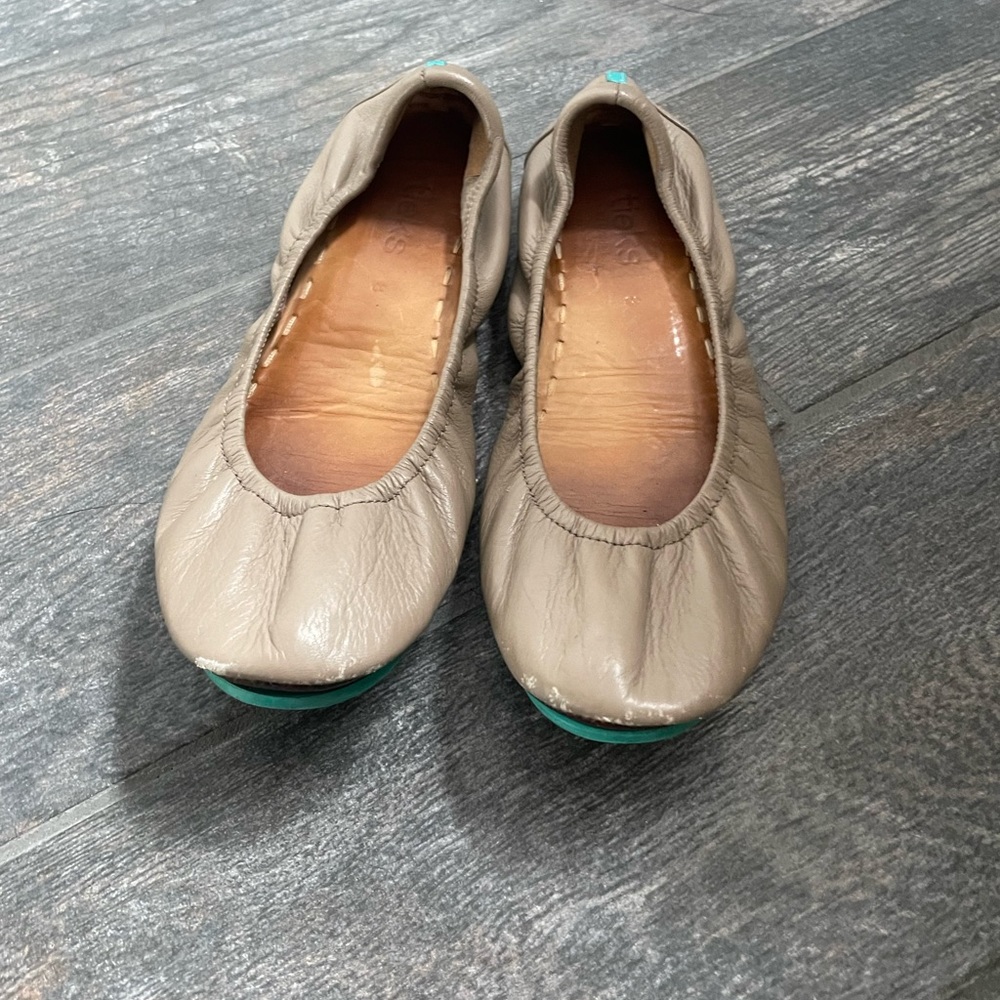 Size 8 tieks